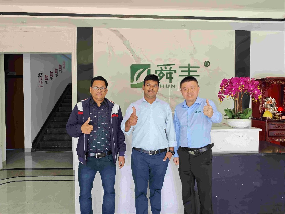 Shunfeng News - Foreign customers visited and inspected and affirmed our company's strength in the ink industry